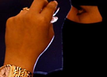اضغط لمشاهدة الفيديو: سيدة أعمال سعودية ستدفع مهرًا لمن يتزوجها!