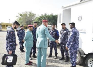 شرطة الشارقة تدشن غرفة الحراسة الذكية المتحركة