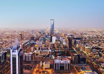 عند زيادة قيمة سياراتهم المسؤولين السعوديين على موعد مع ضريبة القيمة المضافة!