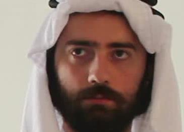 مواطن على الطريق العام ... ماذا فعل؟