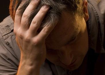 خمس إشارات إن لاحظتها في جسدك فأنت حتمًا متوتّر