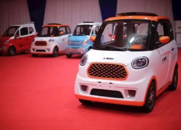 مصر تمنح 50 ألف جنيه لمن يشتري سيارتها الكهربائية المحلية الصنع