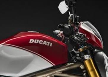 هكذا احتفلت دوكاتي بمرور 25 عاما على إطلاق دراجة مونستر !