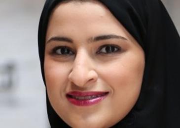 سارة الأميري، وزيرة إماراتيّة شابّة حلّقت ببلدها نحو الفضاء