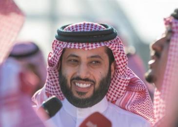 تركي آل الشيخ  لوالده "انا ابنك وخادمك وجزمتك"