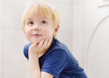 علاج الامساك عند الاطفال