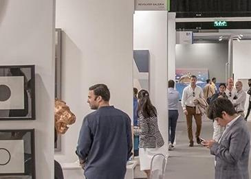 "آرت دبي 2018": لمَاذا يعتبر فعالية مثلى لهواة جمع الأعمال الفنية المبتدئين والمخضرمين؟