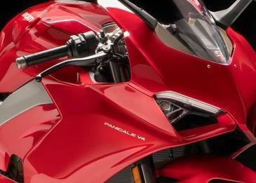 هذه مواصفات دراجة Panigale V4 الجديدة من دوكاتي