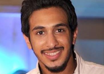 بعد حريق في منزله ... فنان عربي ينجو من الموت