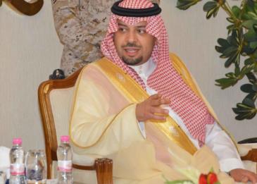 أمير الحدود الشمالية على مقعد الدراسة