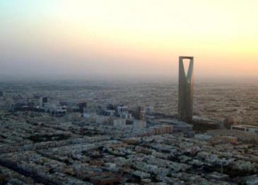 هل تم فرض رسوم على نفايات المباني السكنية في السعودية؟