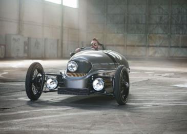 The Morgan EV3 سيارة مبتكرة تعمل بالكهرباء