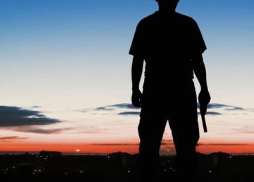 إماراتي وضع المسدس على رأس طليقته السعودية وهددها بالقتل!