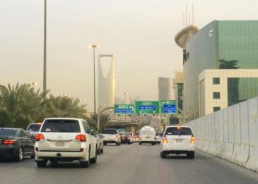 البدء بتثبيت لوحات رفع السرعة إلى 140 كم/ساعة