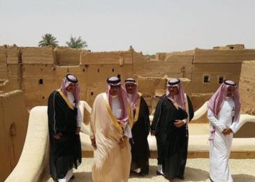 برنامج تلفزيوني يقطع المؤتمر الصحفي لرئيس هيئة السياحة