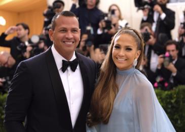 نظرة على علاقة جنيفر لوبيز وأليكس رودريجز القوية