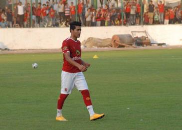 فضيحة بطلها لاعب مصري شهير مع فتاة داخل ملهى ليلي!