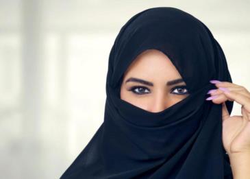 فتاة تخرج عن صمتها.. ملثمون خطفوني وشقيقتي!