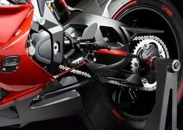 إم في أغستا تتعاون مع لويس هاميلتون لاطلاق دراجات نارية جديدة