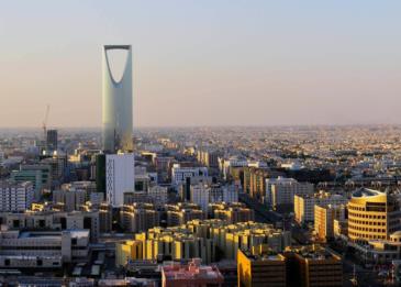 السعودية تسمح للأجانب بتملك كامل في قطاعين