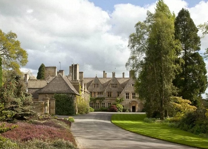 عائلة Bekham في صدد شراء قصر فائق الفخامة!