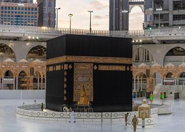 وفاة مصمم باب الكعبة المشرفة المصنوع من الذهب الخالص