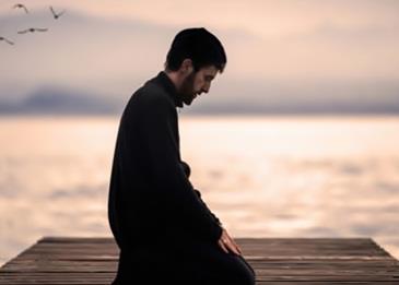 5 أشياء تتشابه فيها اليوجا مع الصلاة... تعرف إليها