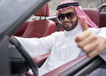 هل من المسموح استخدام البلوتوث أثناء القيادة في السعودية؟