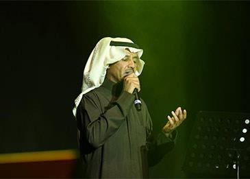 الظهور الأول للفنان السعودي خالد عبد الرحمن بعد تعافيه
