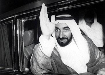 الموت يغيب أحمد محمود المحمود أول سكرتير خاص للشيخ زايد عن عمر 99 عاماً