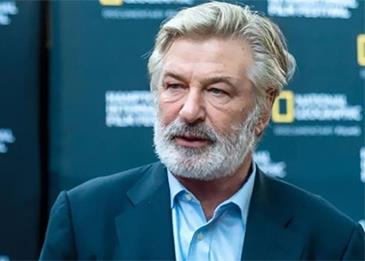 في مفاجأة مدوية أليك بلدوين يكشف أنه لم يضغط على زناد المسدس أثناء تصوير فيلم راست