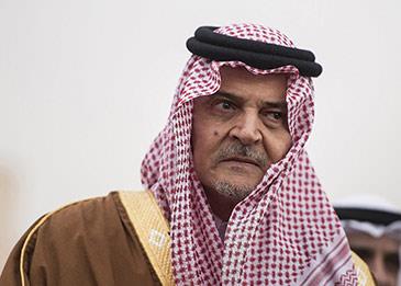 اضغط لمشاهدة الفيديو: فيديو قديم للأمير سعود الفيصل يحلق في مقاتلة F15