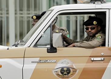 بالفيديو: الأمن السعودي يداهم ملهى ليليًا في الرياض!