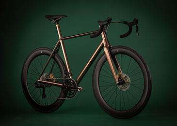 أستون مارتن تكشف عن دراجتها الهوائية الفريدة