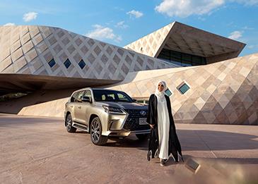 نهلة الفهد الإماراتية الرائدة في مجال الإخراج السينمائي تشارك بحملة "ألهم إرثاً" الخاصة بلكزس إل إكس