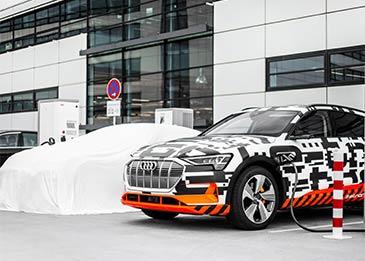 تزود من نقاط الشحن باستخدام بطاقة واحدة ... خدمة شحن سيارة Audi e-tron تعزز المجموعة الواسعة من خيارات الشحن