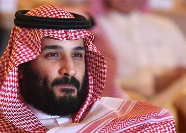 بالفيديو... محمد بن سلمان يلبي طلب طفل صغير