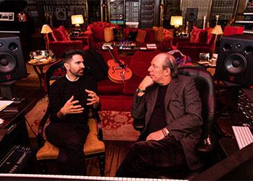 بي. ام. دبليو تتعاون مع موسيقي عالمي لتصميم أصوات سيارتها الكهربائية