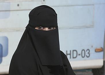اضغط لمشاهدة الفيديو: خليجية ثرية تبحث عن عريس!
