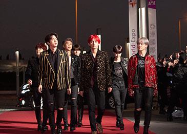 الجمهور يتهم عضو فرقة BTS بالإساءة للإسلام