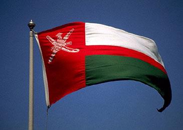 علم عمان يزين برج خليفة احتفاءً بذكرى العيد الوطني