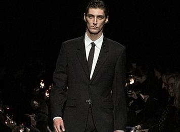 مجموعة رياضية من Balenciaga  و PUMA في أسبوع باريس للموضة