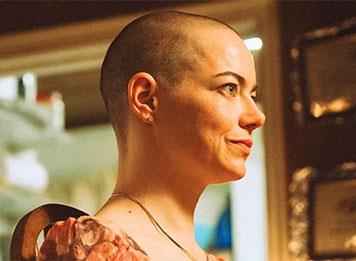 لحضور أول عرض لفيلم "بوجونيا" عليك أن تحلق رأسك!