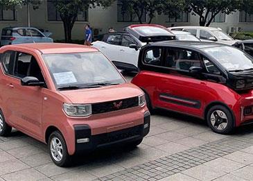 سيارة كهربائية صينية  تسرق الأضواء من تسلا