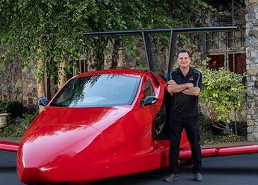 أول سيارة رياضية طائرة ثلاثية العجلات في العالم  تدخل مرحلة الاختبار رسميا