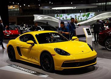 اضغط لمشاهدة الفيديو: 2000 سيارة فاخرة تغرق في المحيط الأطلسي!