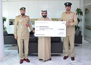 مواطن يساهم في الإفراج عن 10 نزلاء في إصلاحية دبي بالتبرع بنصف مليون درهم