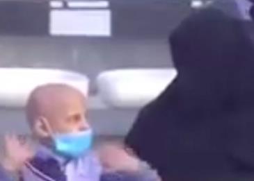 اضغط لمشاهدة الفيديو: فرحة طفل مباراة الفيصلي والحزم بعد فوزه بسيارة