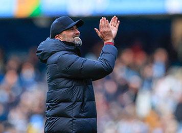 كلوب يشير إلى أن عودته إلى ليفربول "ممكنة نظريا"