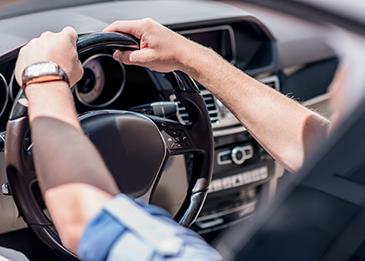 دبي تطلق الفرصة الذهبية للحصول على رخصة قيادة من دون دروس